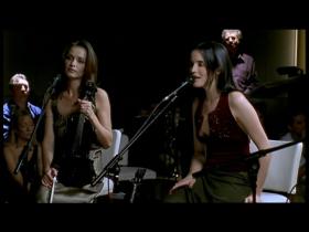 The Corrs Everybody Hurts (Live)